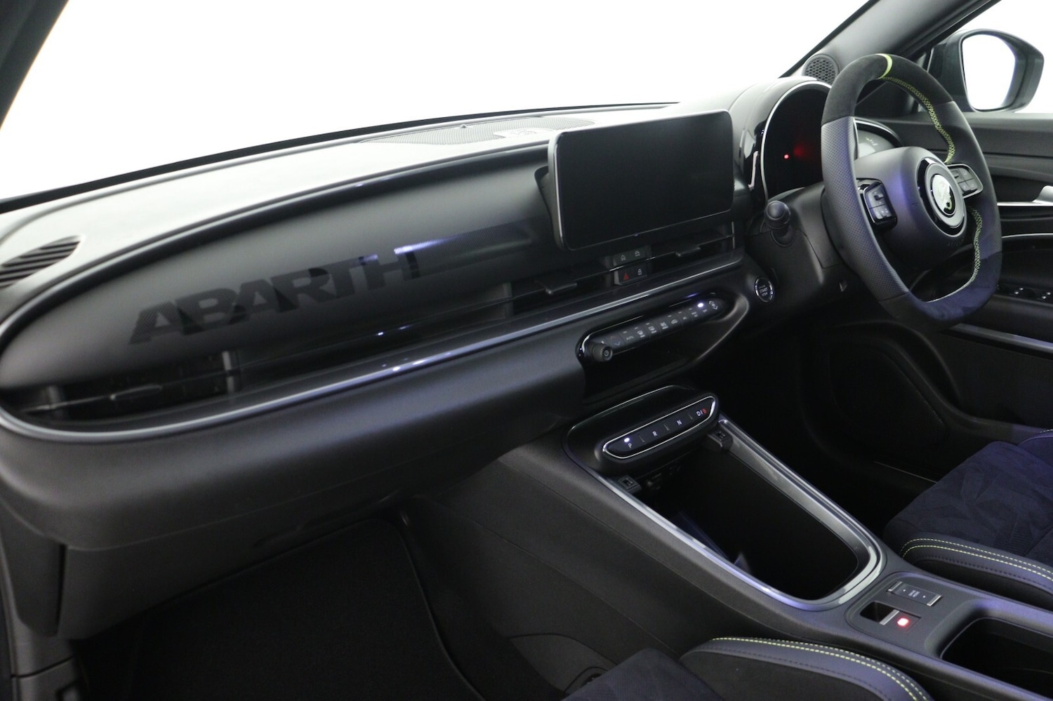 Used Abarth 600e 2025 for sale - 76615221: Photo 12