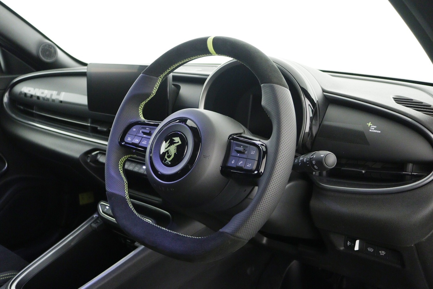 Used Abarth 600e 2025 for sale - 76615221: Photo 16