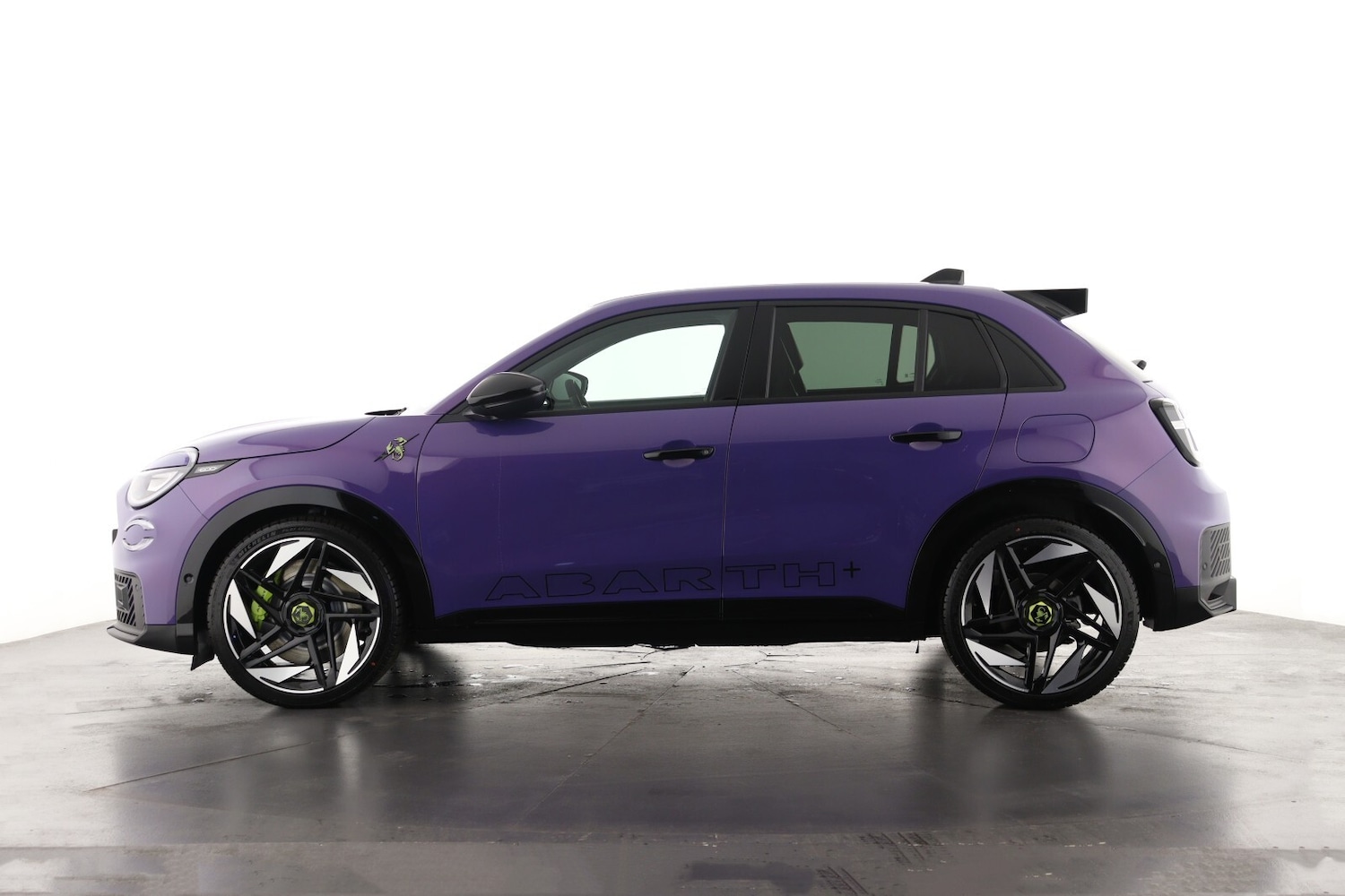 Used Abarth 600e 2025 for sale - 76615221: Photo 7