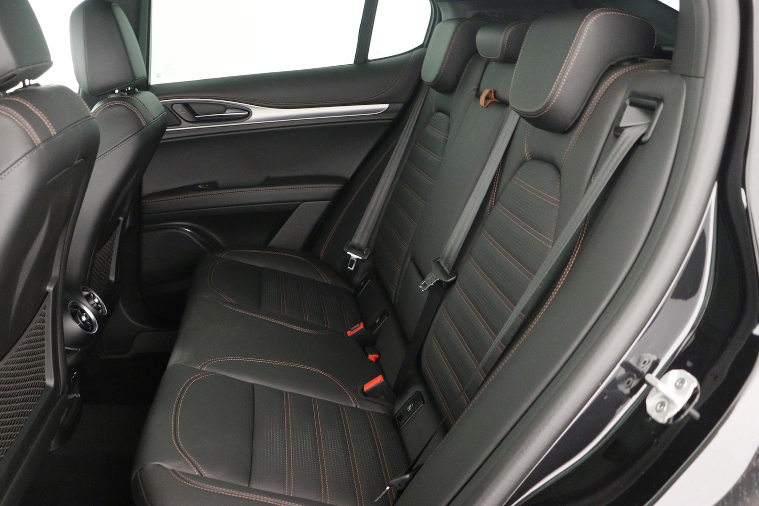 Used Alfa Romeo Stelvio 2025 for sale - 76615330: Photo 14