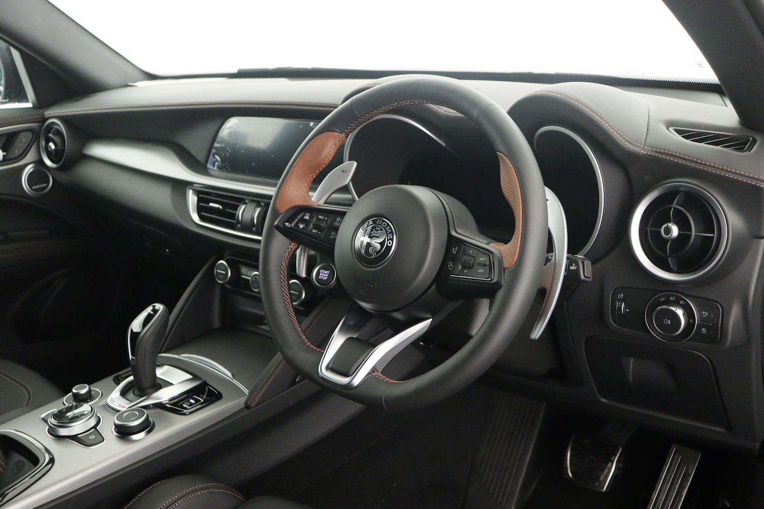 Used Alfa Romeo Stelvio 2025 for sale - 76615330: Photo 15