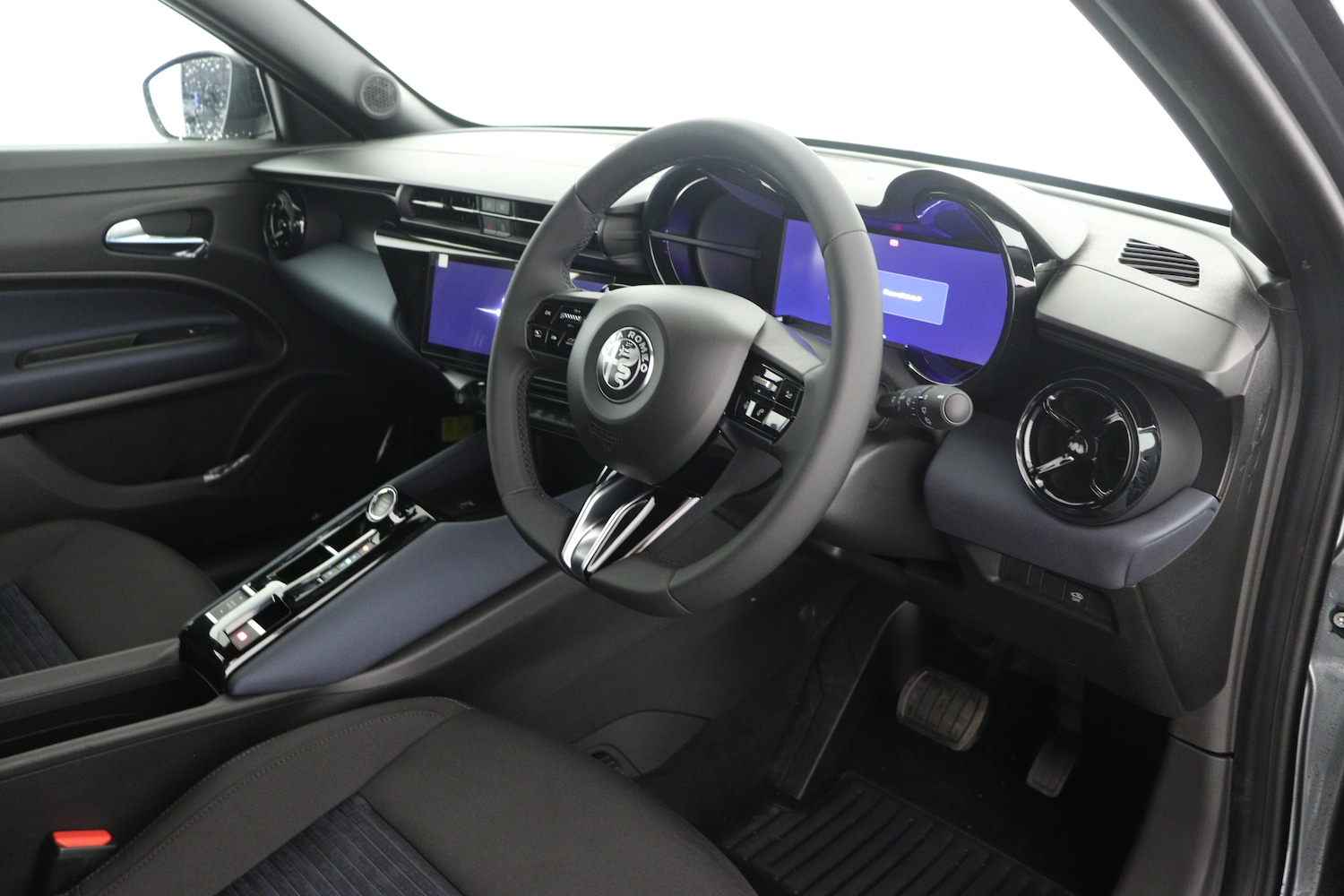 Used Alfa Romeo Junior 2025 for sale - 76615350: Photo 12