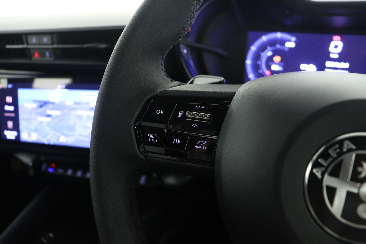 Used Alfa Romeo Junior 2025 for sale - 76615350: Photo 17