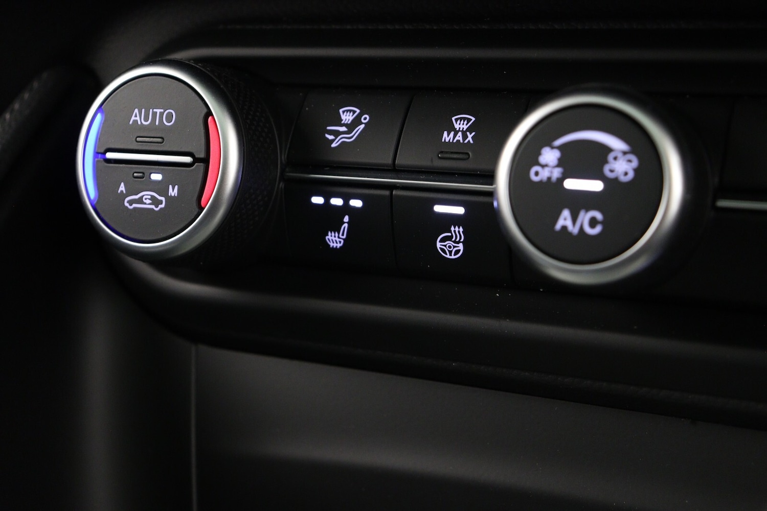 Used Alfa Romeo Stelvio 2025 for sale - 77247995: Photo 27