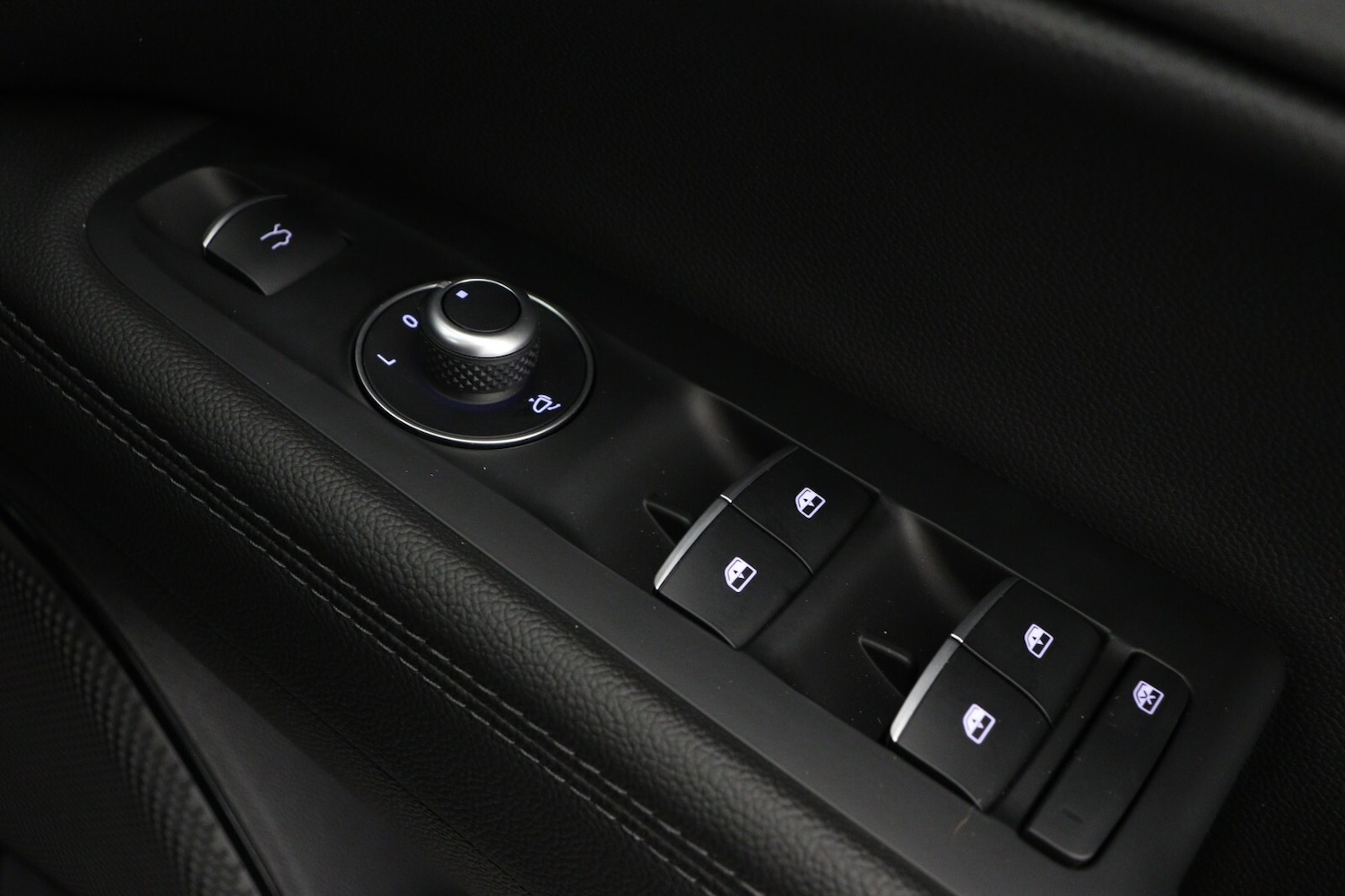 Used Alfa Romeo Stelvio 2025 for sale - 77247995: Photo 34