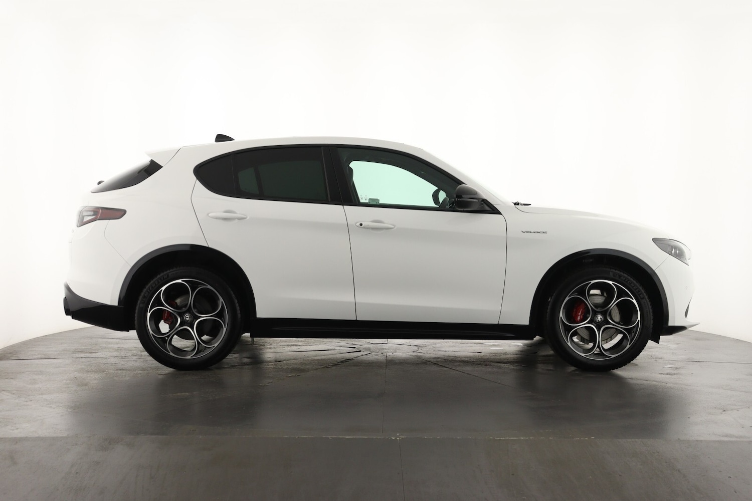 Used Alfa Romeo Stelvio 2025 for sale - 77247995: Photo 4