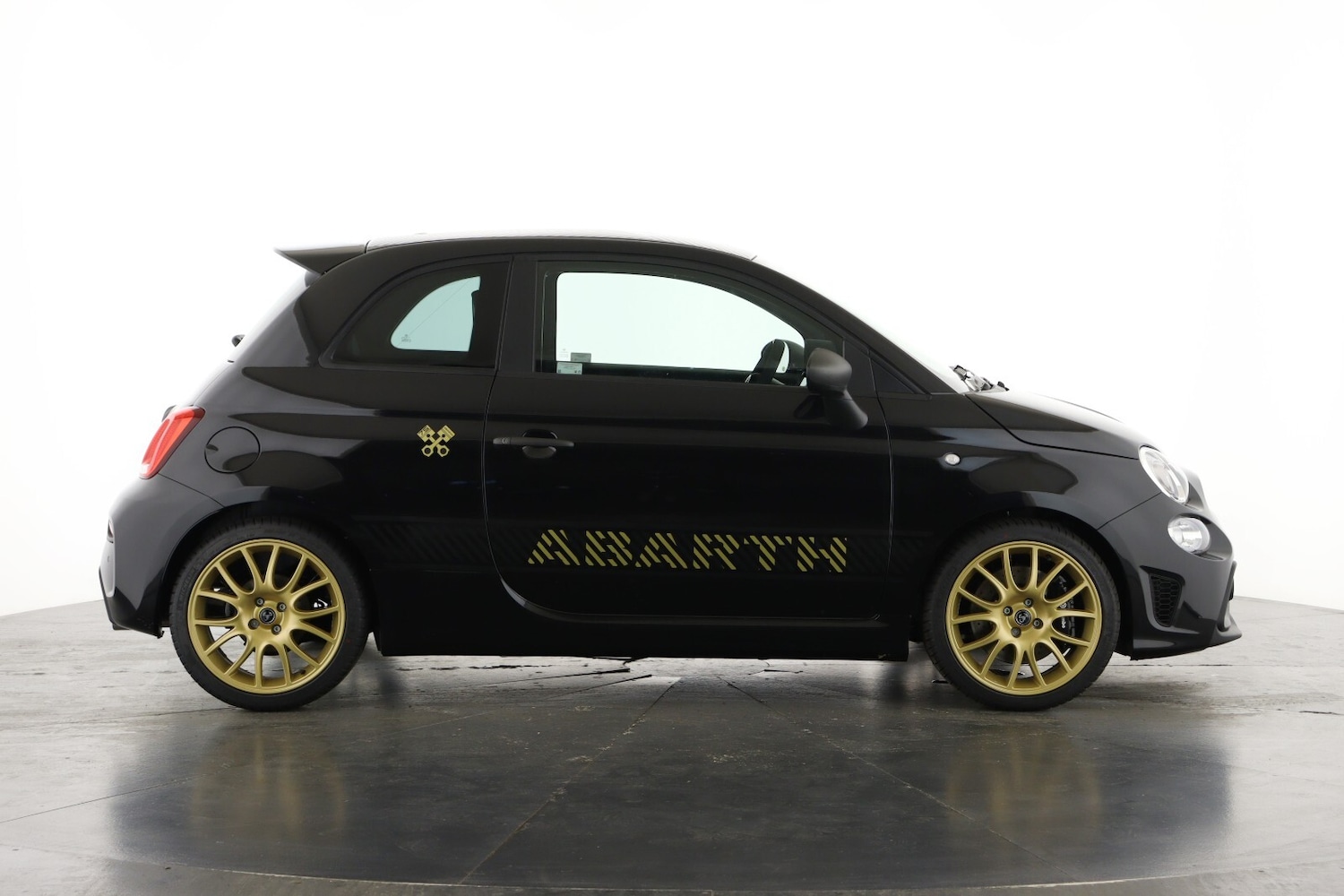 Used Abarth 695 2025 for sale - 78000316: Photo 5