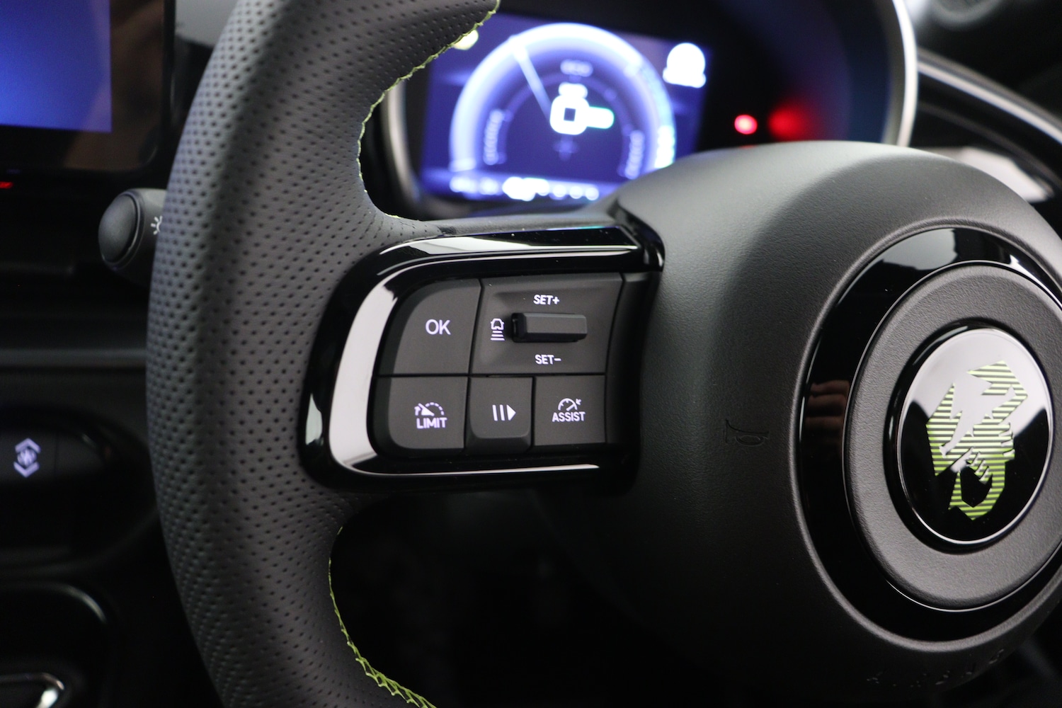 Used Abarth 600e 2025 for sale - 76615226: Photo 19