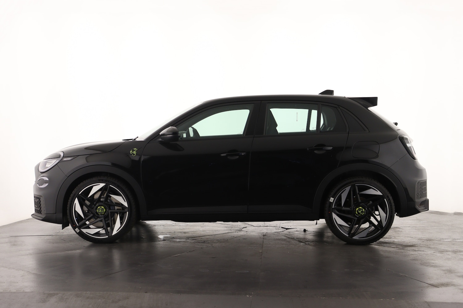 Used Abarth 600e 2025 for sale - 76615226: Photo 7