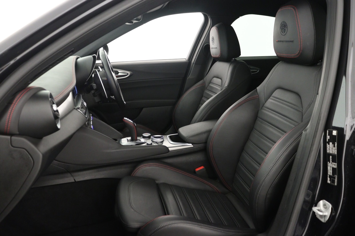 Used Alfa Romeo Giulia 2023 for sale - 77232180: Photo 11