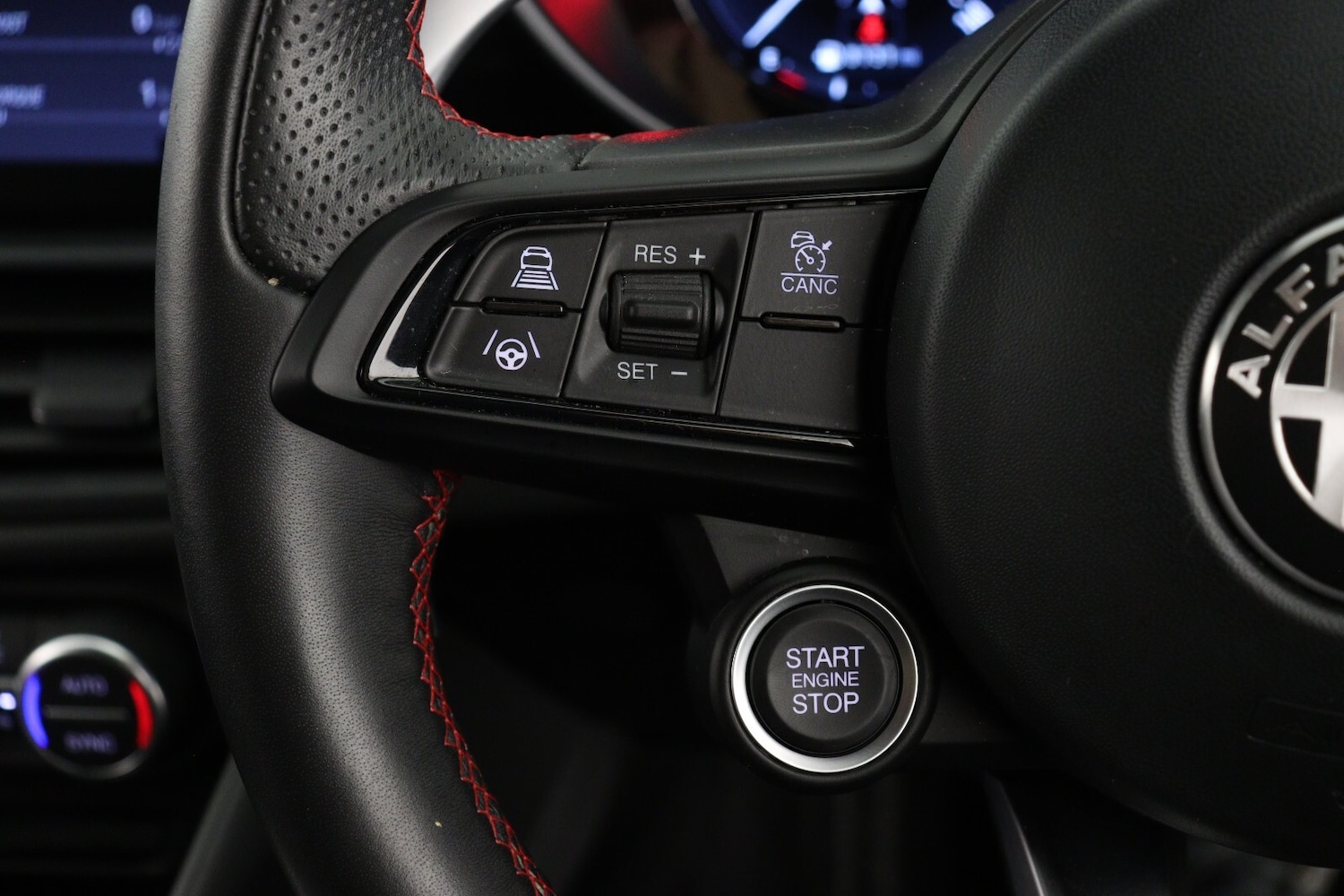 Used Alfa Romeo Giulia 2023 for sale - 77232180: Photo 25