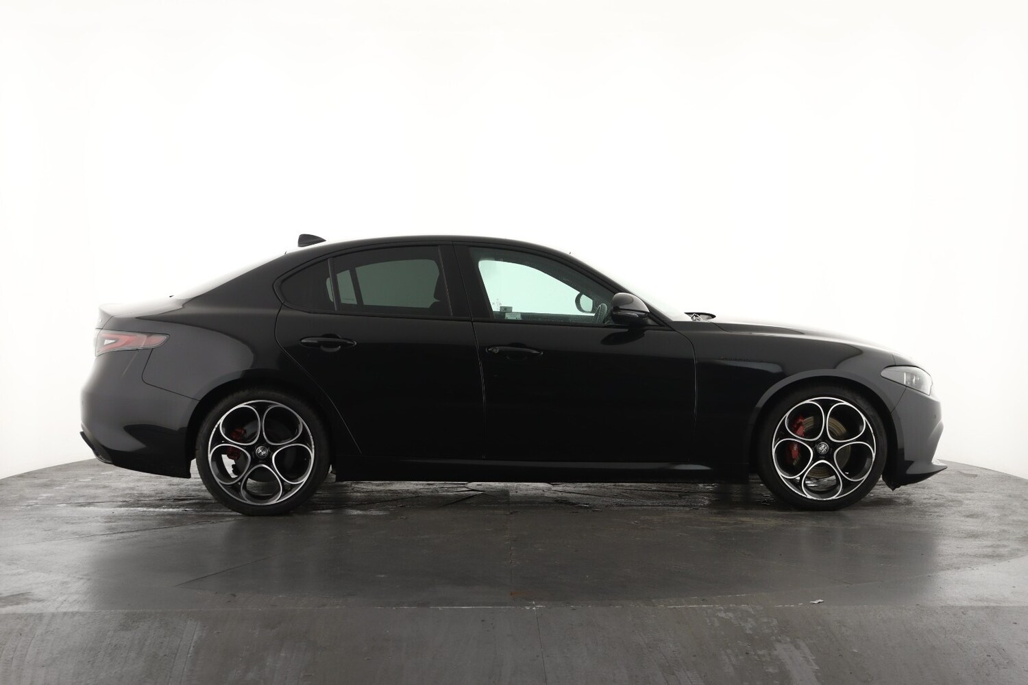 Used Alfa Romeo Giulia 2023 for sale - 77232180: Photo 5