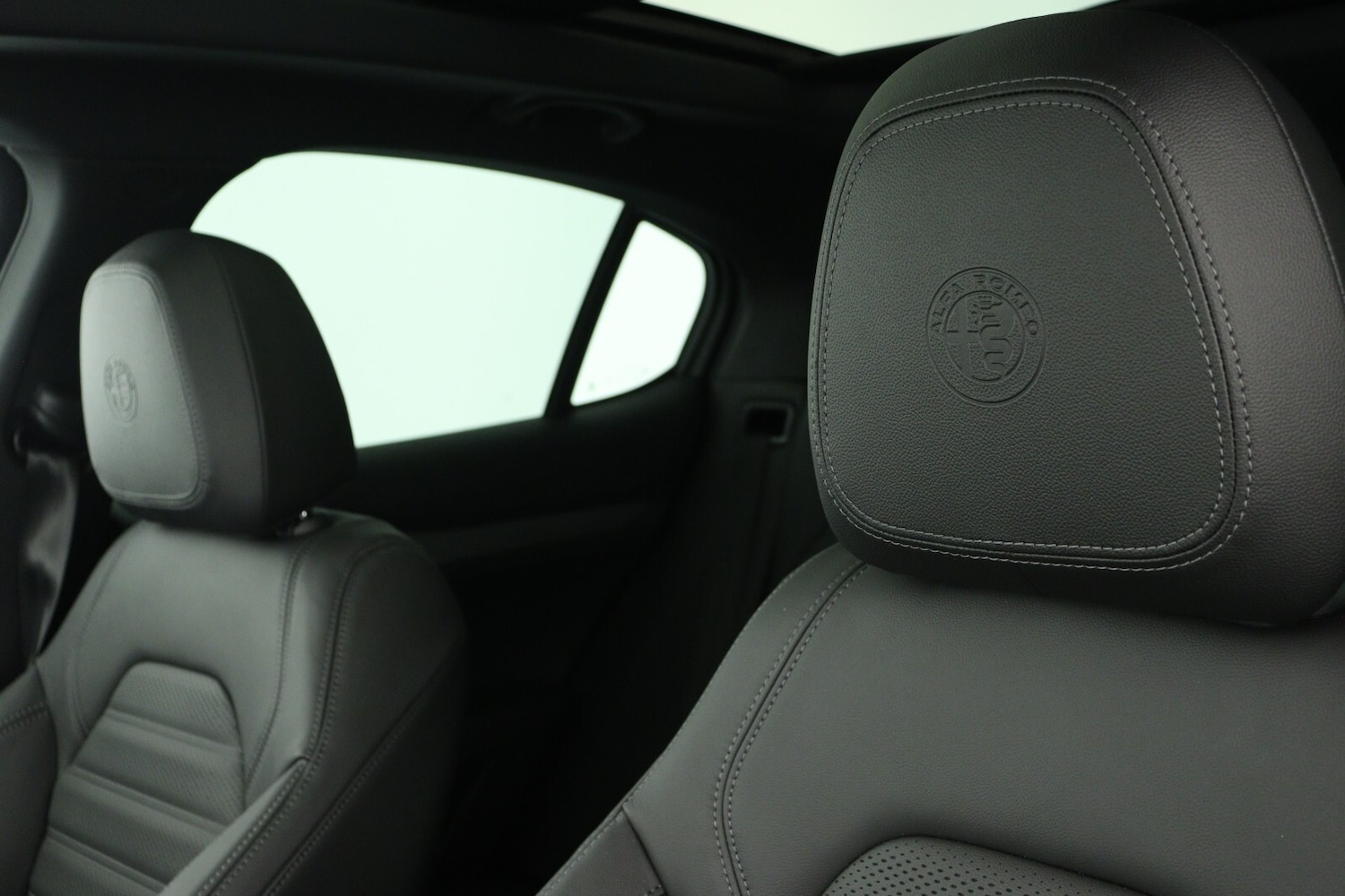 Used Alfa Romeo Stelvio 2025 for sale - 77025369: Photo 13