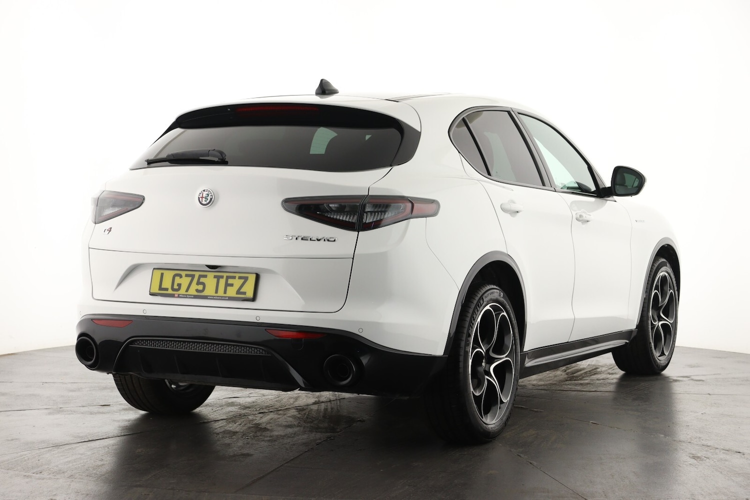 Used Alfa Romeo Stelvio 2025 for sale - 77025369: Photo 3