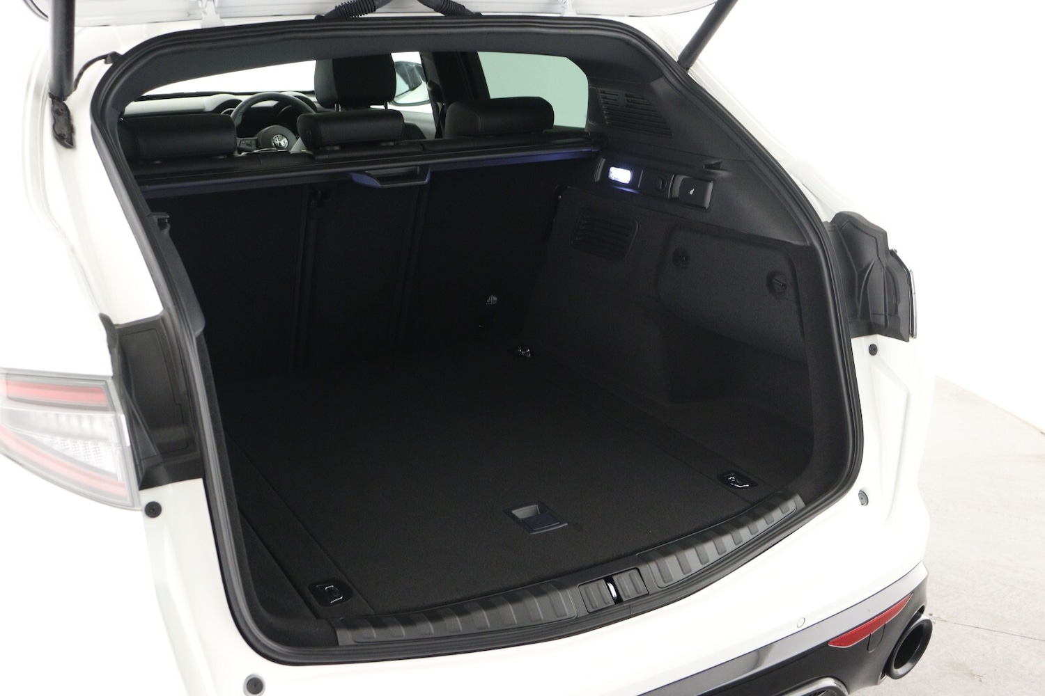 Used Alfa Romeo Stelvio 2025 for sale - 77025369: Photo 9