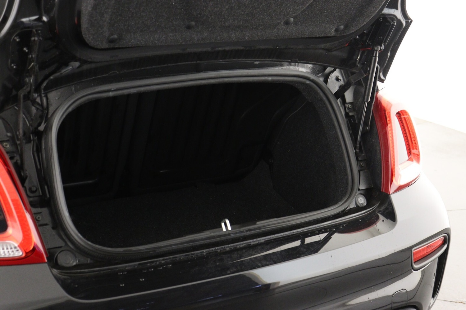 Used Abarth 695 2024 for sale - 77274055: Photo 11