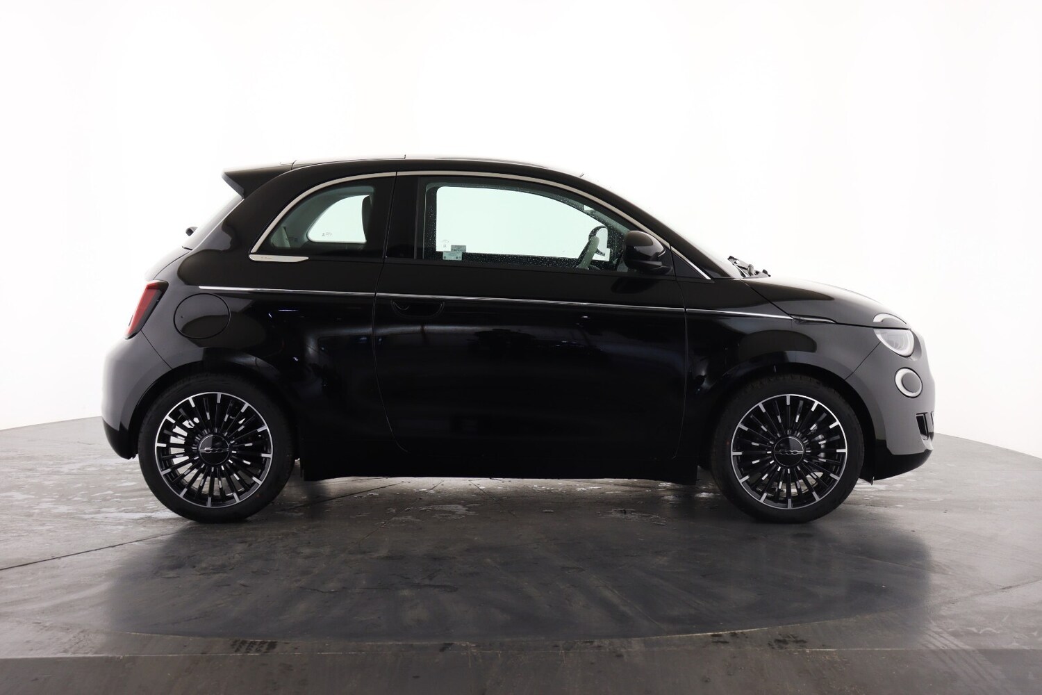 Used Fiat 500 2025 for sale - 77036080: Photo 4