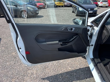 Used Ford Fiesta 2016 for sale - 79248674: Photo