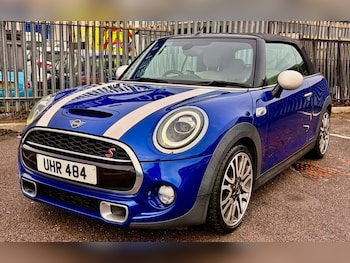 Used MINI Convertible 2018 for sale - 79532771: Photo