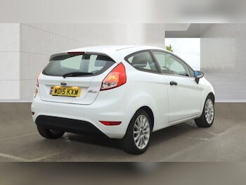 Used Ford Fiesta 2015 for sale - 79564720: Photo
