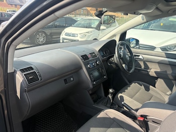 Used Volkswagen Touran 2010 for sale - 79181598: Photo
