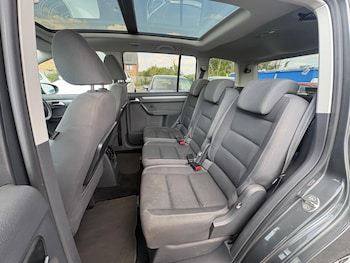 Used Volkswagen Touran 2010 for sale - 79181598: Photo