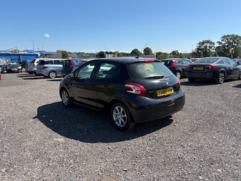Used Peugeot 208 2015 for sale - 78910618: Photo
