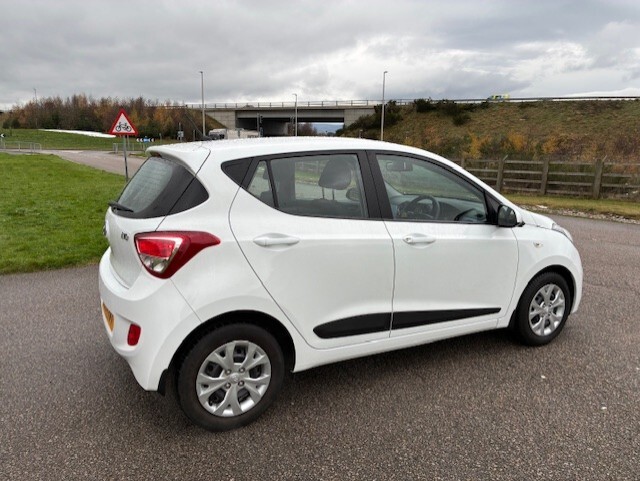 Used Hyundai i10 2014 for sale - 76881757: Photo 4