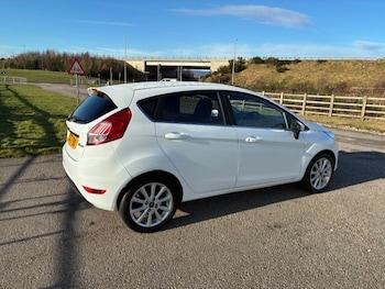Used Ford Fiesta 2017 for sale - 77492645: Photo