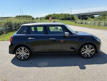 Used MINI Hatch 2022 for sale - 79165302: Photo