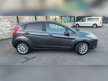 Used Ford Fiesta 2016 for sale - 77130804: Photo