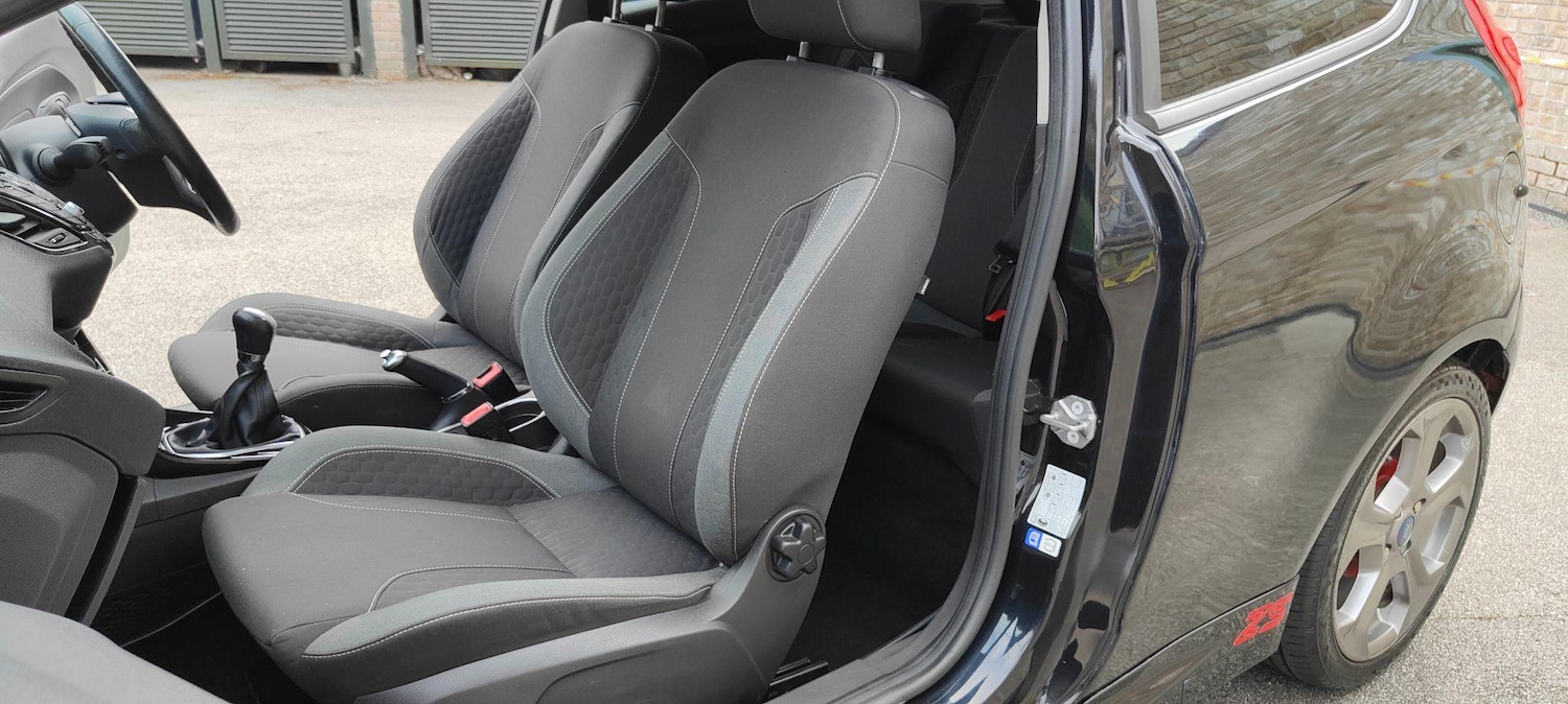 Used Ford Fiesta 2015 for sale - 77120384: Photo 24