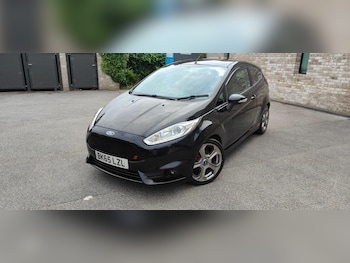 Used Ford Fiesta 2015 for sale - 77120384: Photo