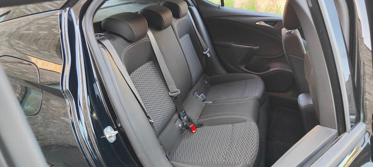 Used Vauxhall Astra 2017 for sale - 77120825: Photo 24