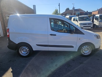 Used Ford Transit Courier 2020 for sale - 78442543: Photo