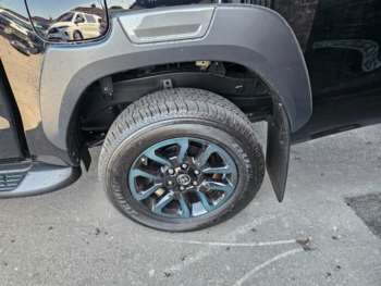 Used Toyota Hilux 2025 for sale - 74122128: Photo