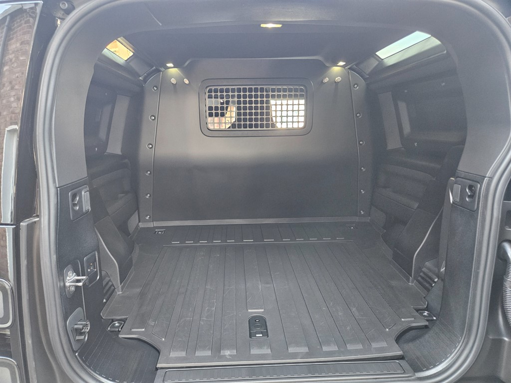 Used Land Rover Defender 90 2025 for sale - 77239684: Photo 15