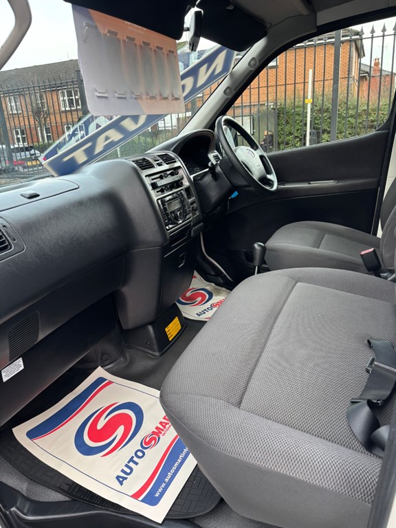 Used Toyota HiAce 2011 for sale - 77160838: Photo 11