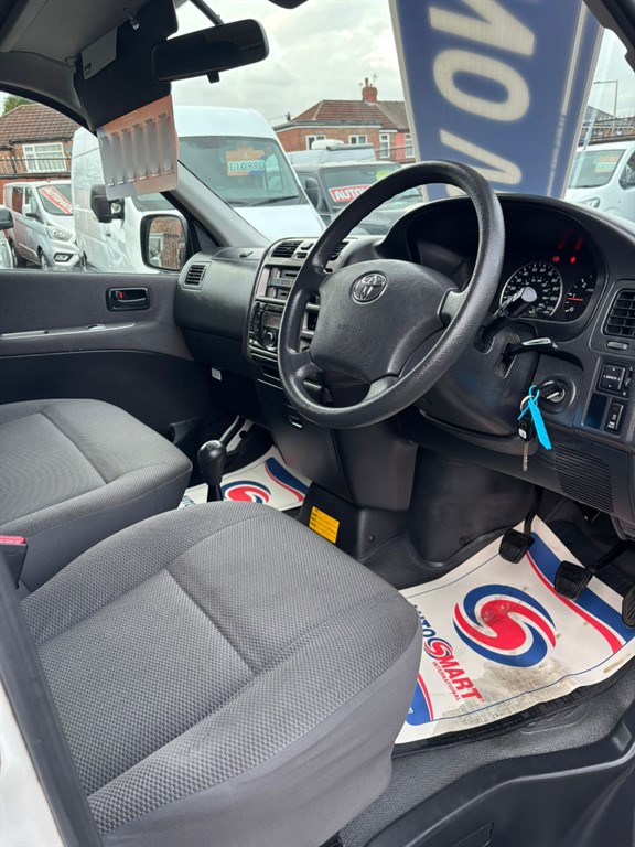 Used Toyota HiAce 2011 for sale - 77160838: Photo 12