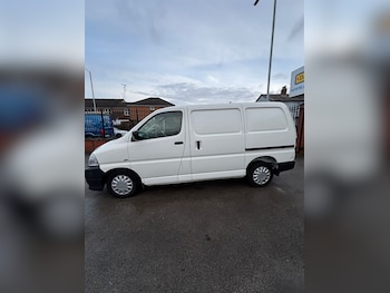 Used Toyota HiAce 2011 for sale - 77160838: Photo