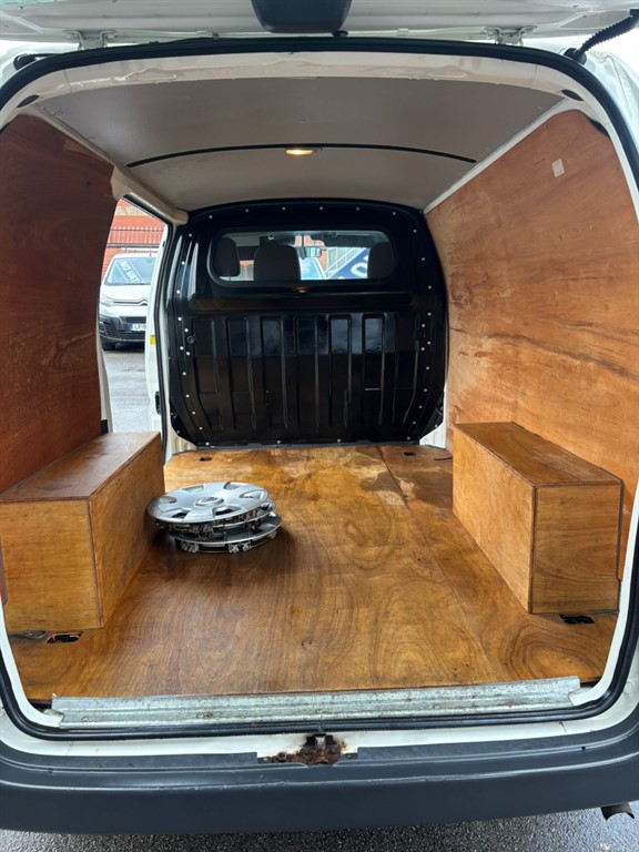 Used Toyota HiAce 2011 for sale - 77160838: Photo 4