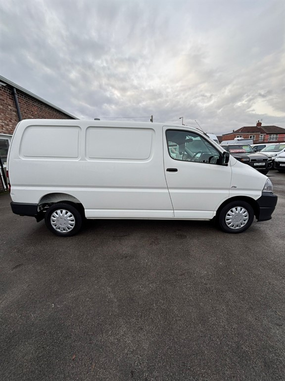 Used Toyota HiAce 2011 for sale - 77160838: Photo 7