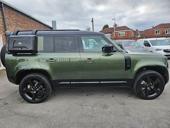 Used Land Rover Defender 2025 for sale - 77826995: Photo