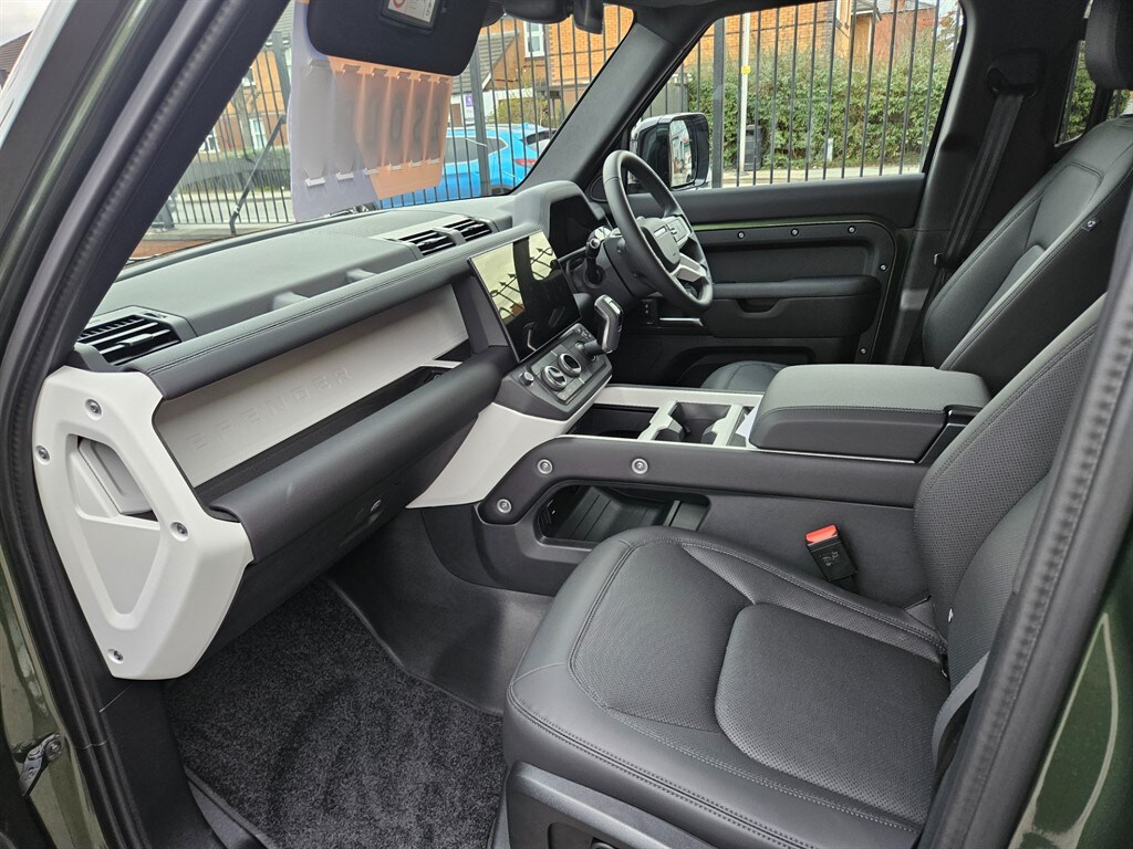 Used Land Rover Defender 2025 for sale - 77826995: Photo 9
