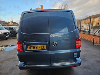 Used Volkswagen Transporter 2018 for sale - 77165606: Photo