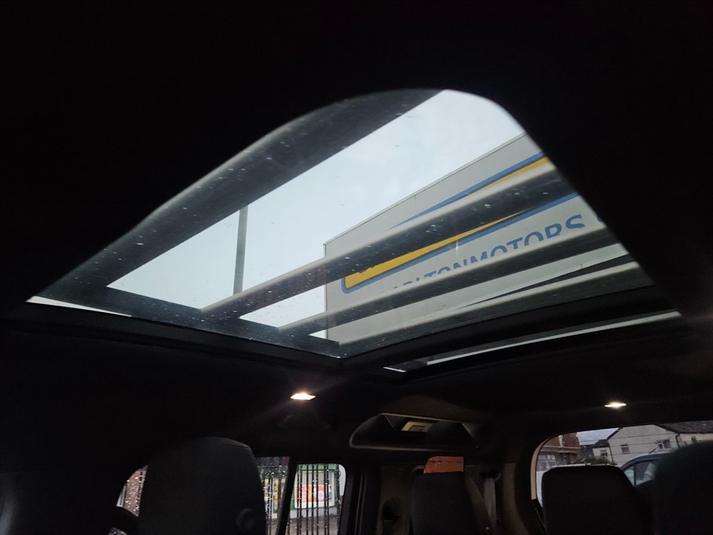 Used Land Rover Defender 2025 for sale - 76773671: Photo 11