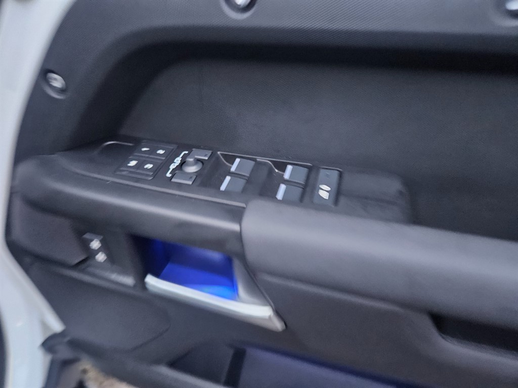 Used Land Rover Defender 2025 for sale - 76773671: Photo 16