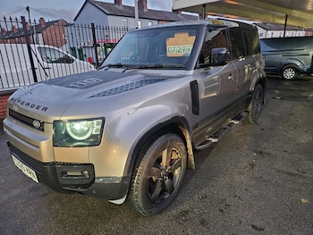 Used Land Rover Defender 2025 for sale - 76889048: Photo