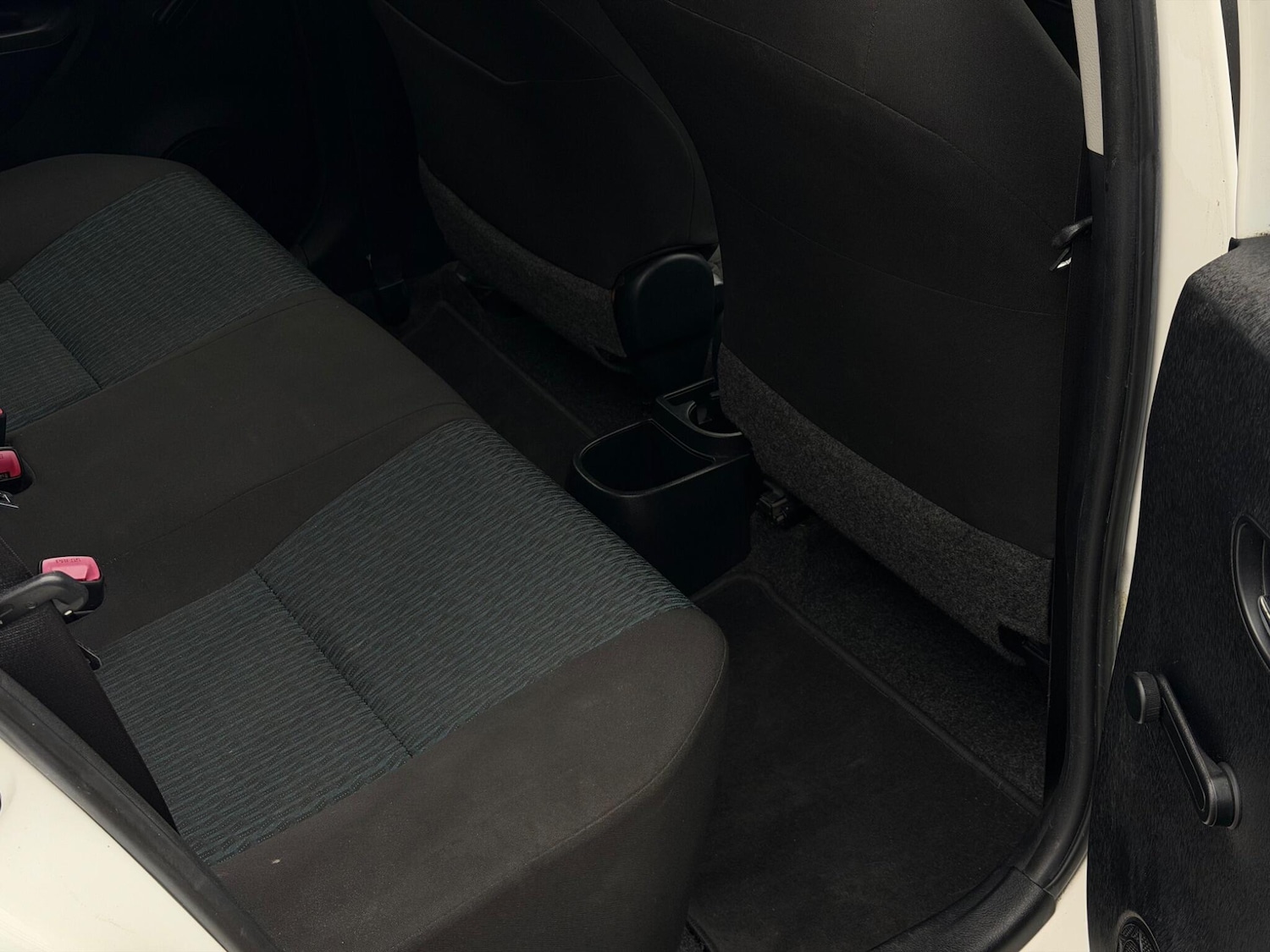 Used Toyota Yaris 2012 for sale - 77824034: Photo 10