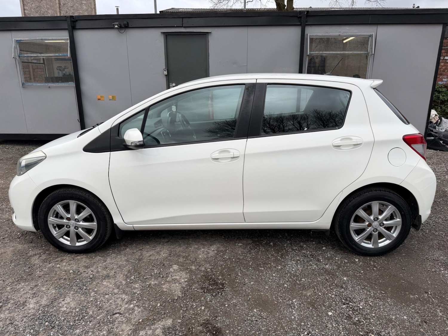 Used Toyota Yaris 2012 for sale - 77824034: Photo 7